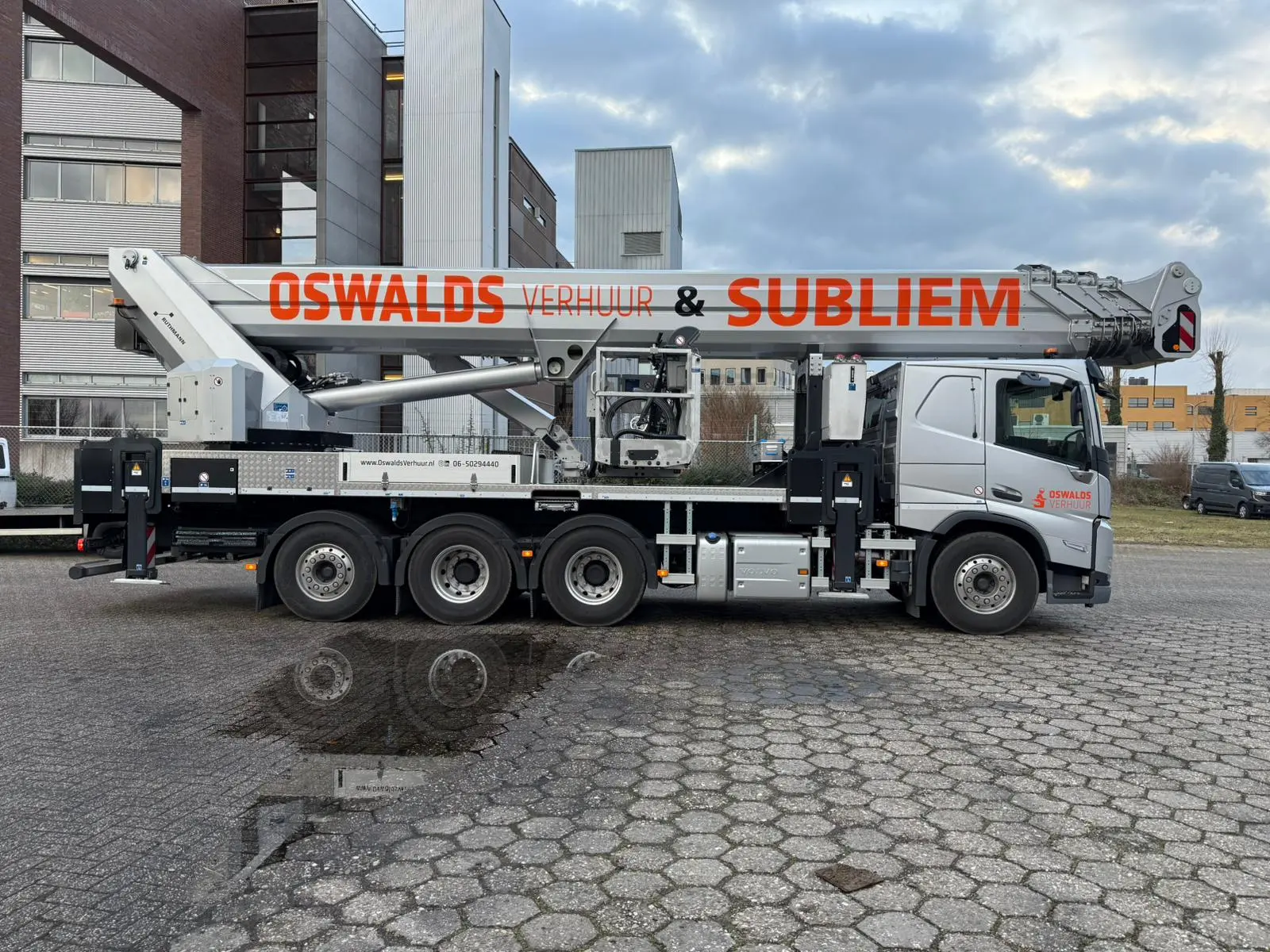 70 meter vrachtwagenhoogwerker Ruthmann T700HF Oswalds Verhuur